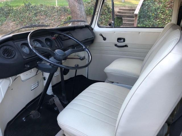 volskwagen combi westfalia de bretagne roadster