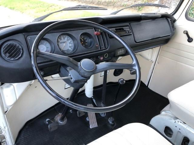 volskwagen combi westfalia de bretagne roadster