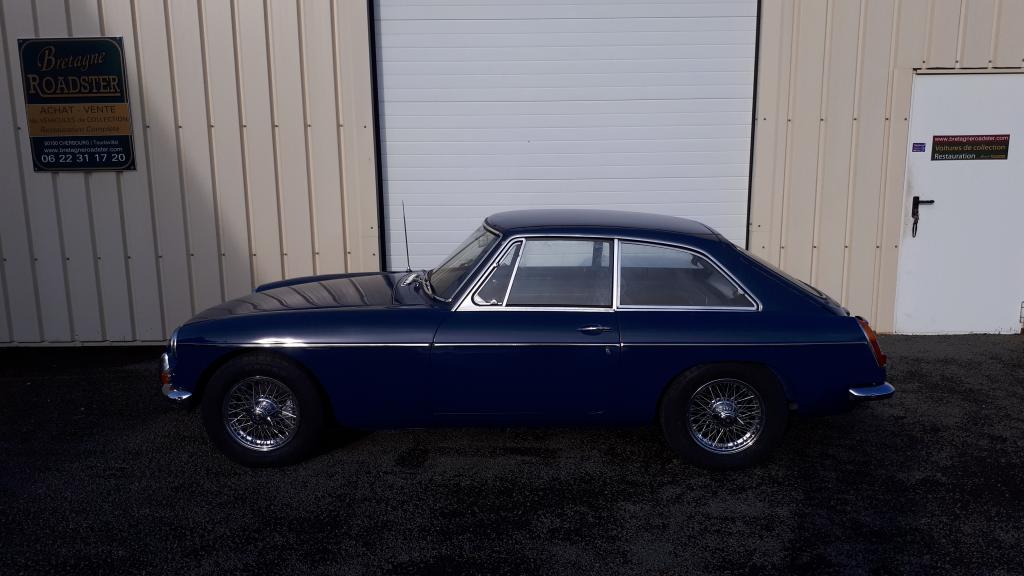 MGB GT  BLEU BRETAGNE ROADSTER 