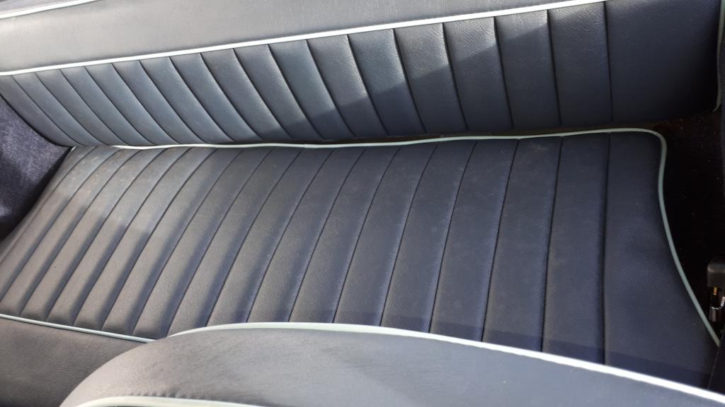 MGB GT  BLEU BRETAGNE ROADSTER 