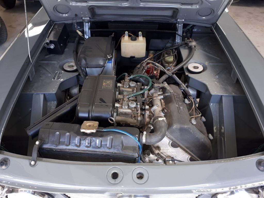 LANCIA FULVIA COUPE GRISE INTERIEUR ROUGE