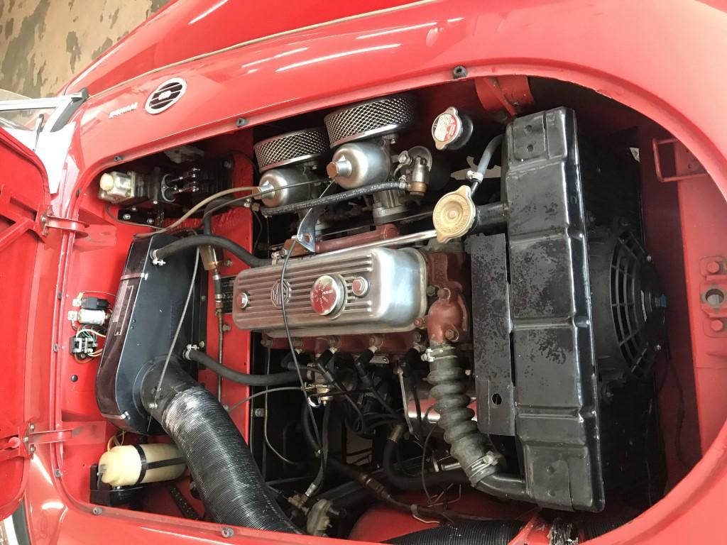 MG A MK II BRETAGNE ROADSTER VOITURE DE COLLECTION