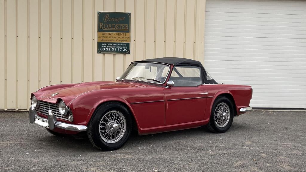 TRIUMPH TR4 BRETAGNE ROADSTER VOITURE DE COLLECTION