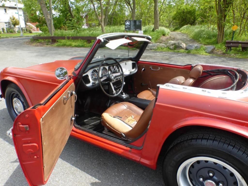 TRIUMPH TR4 A VENDRE BRETAGNE ROADSTER VOITURE DE COLLECITON