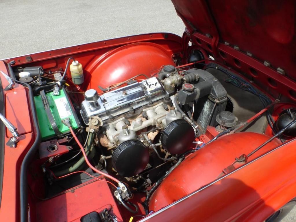 TRIUMPH TR4 A VENDRE BRETAGNE ROADSTER VOITURE DE COLLECITON