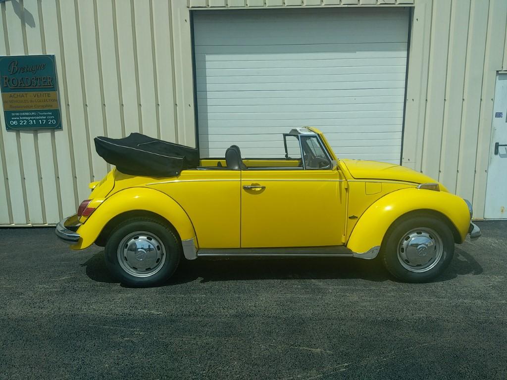 COCCINELLE JAUNE BRETAGNE ROADSTER VOITURE DE COLLECTION