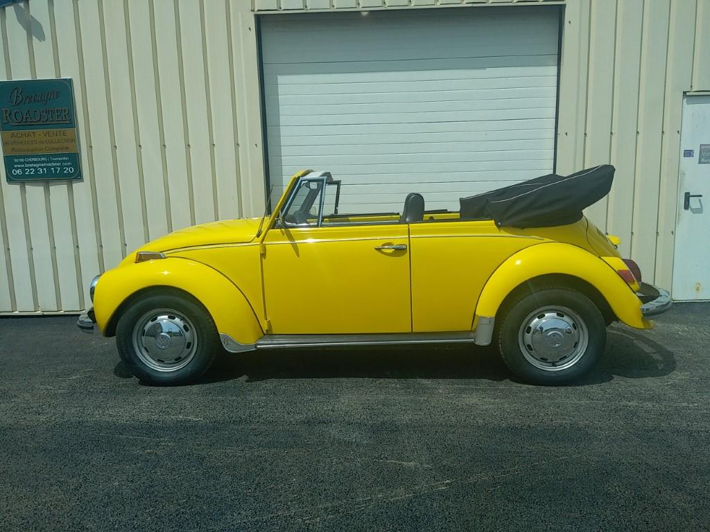 COCCINELLE JAUNE BRETAGNE ROADSTER VOITURE DE COLLECTION