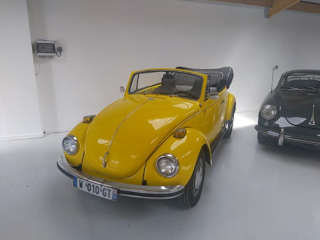 COCCINELLE JAUNE BRETAGNE ROADSTER VOITURE DE COLLECTION