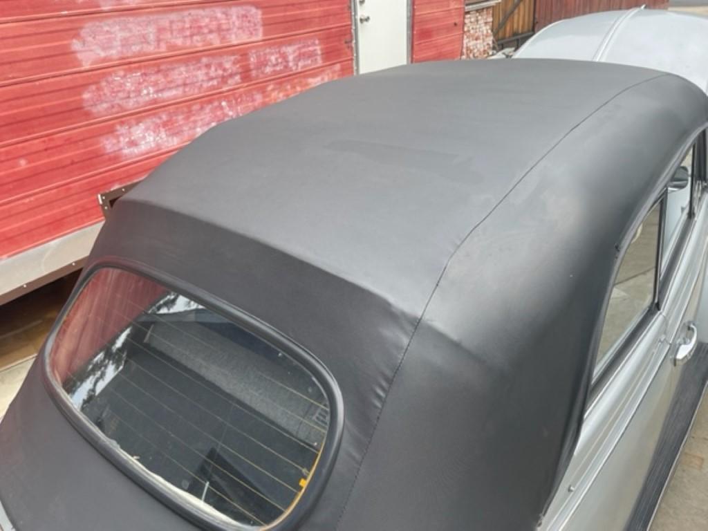 coccinelle cabriolet grise , bretagne roadster