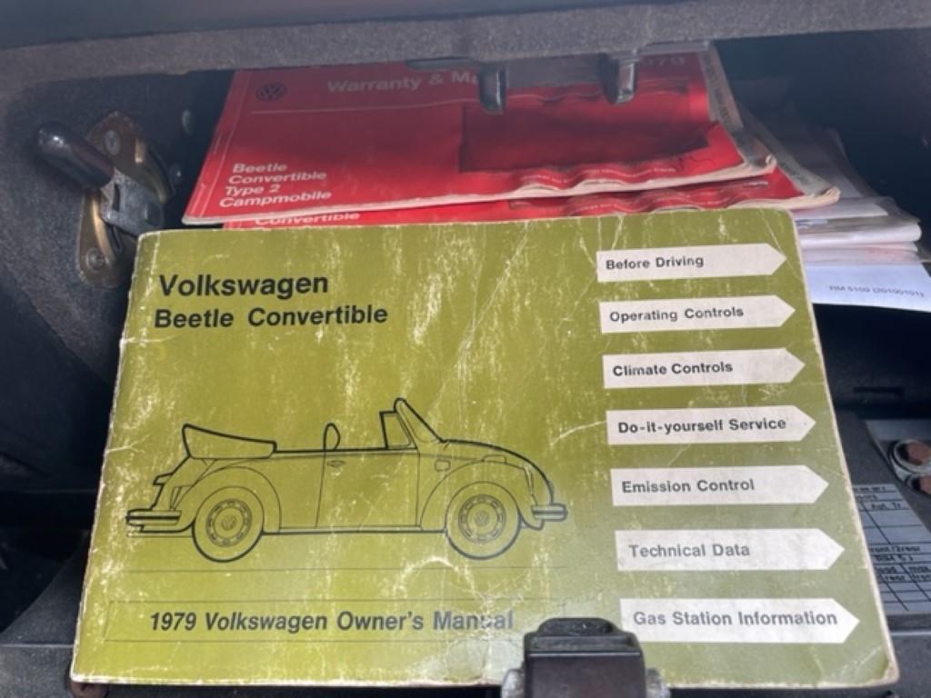 coccinelle cabriolet grise , bretagne roadster