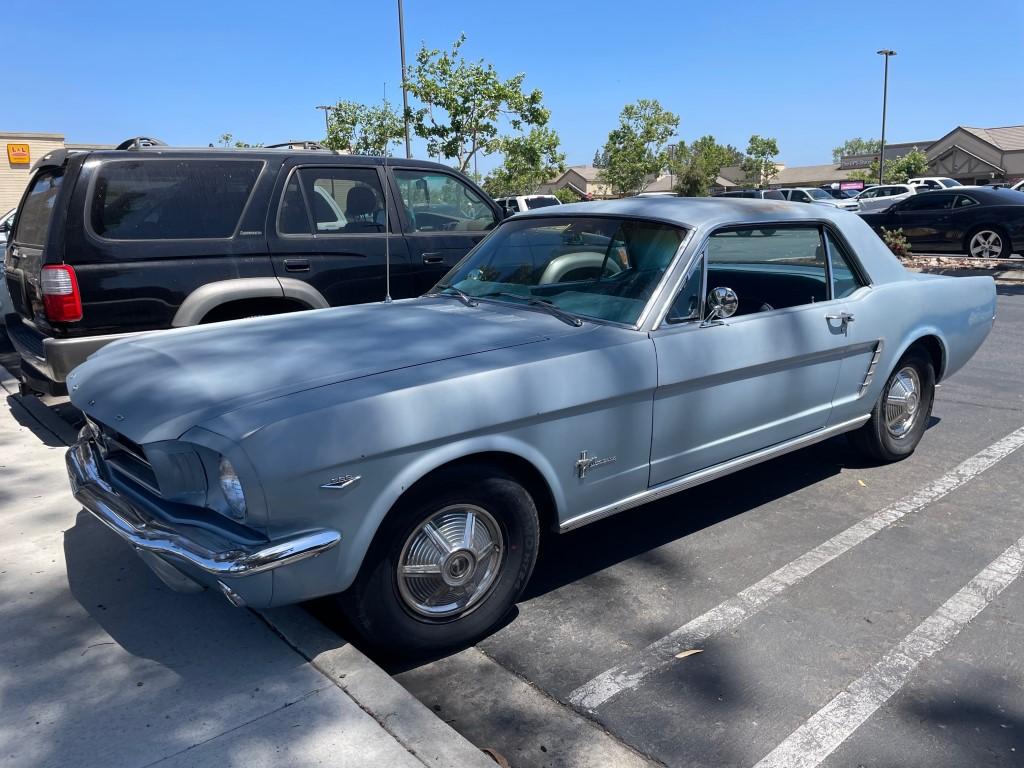 FORD MUSTANG COUPE V8 BRETAGNE ROADSTER