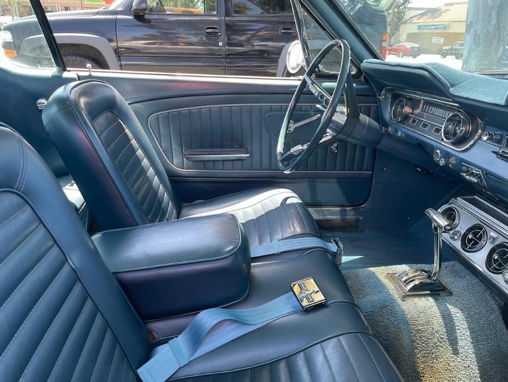 FORD MUSTANG COUPE V8 BRETAGNE ROADSTER