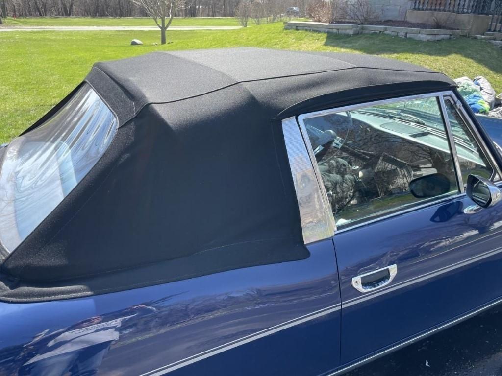 TRIUMPH STAG BRETAGNE ROADSTER VOITURE DE COLLECTION