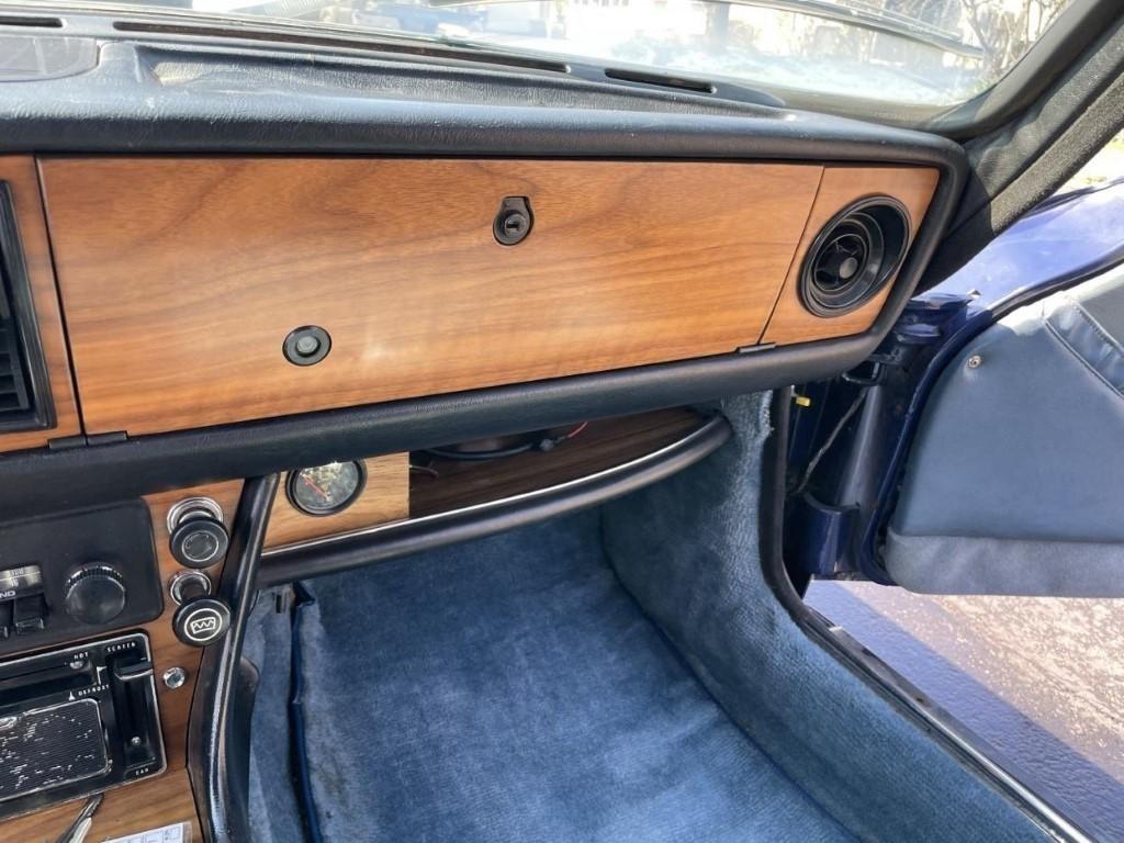 TRIUMPH STAG BRETAGNE ROADSTER VOITURE DE COLLECTION