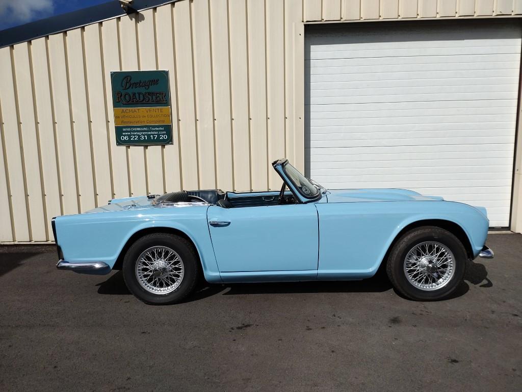 TR4 BABY BLUE BRETAGNE ROADSTER