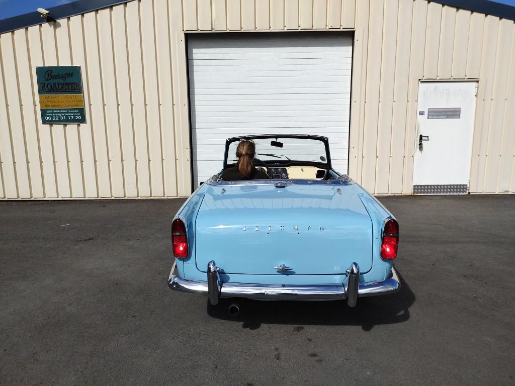 TR4 BABY BLUE BRETAGNE ROADSTER