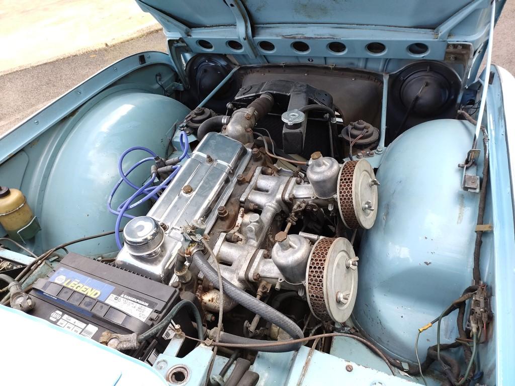 TR4 BABY BLUE BRETAGNE ROADSTER