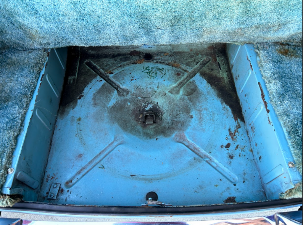 TR4 BABY BLUE BRETAGNE ROADSTER