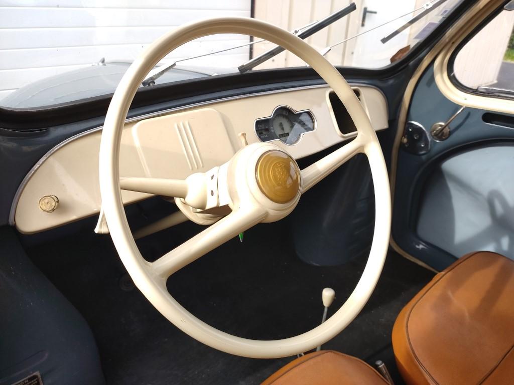 Renault 4 chevaux 1955 , bretagne roadster