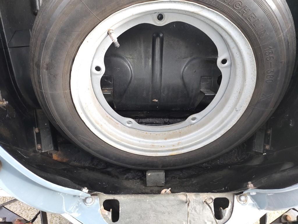 Renault 4 chevaux 1955 , bretagne roadster