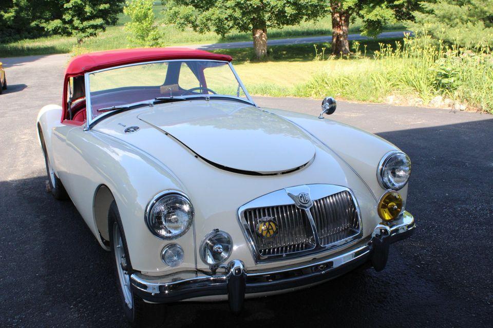 MGA MK II 1600 OLED ENGLISH WHITE