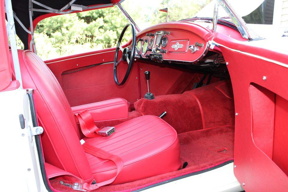 MGA MK II 1600 OLED ENGLISH WHITE