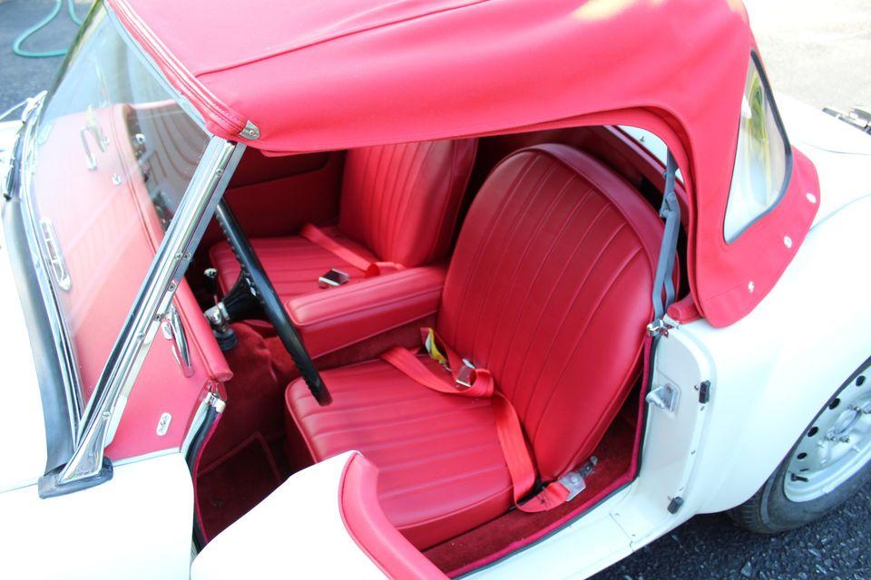 MGA MK II 1600 OLED ENGLISH WHITE