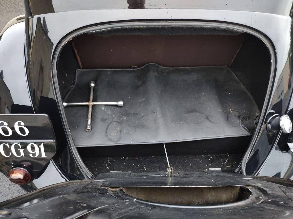 CITROEN TRACTION 11 BL MALLE PLATE BRETAGNE ROADSTER