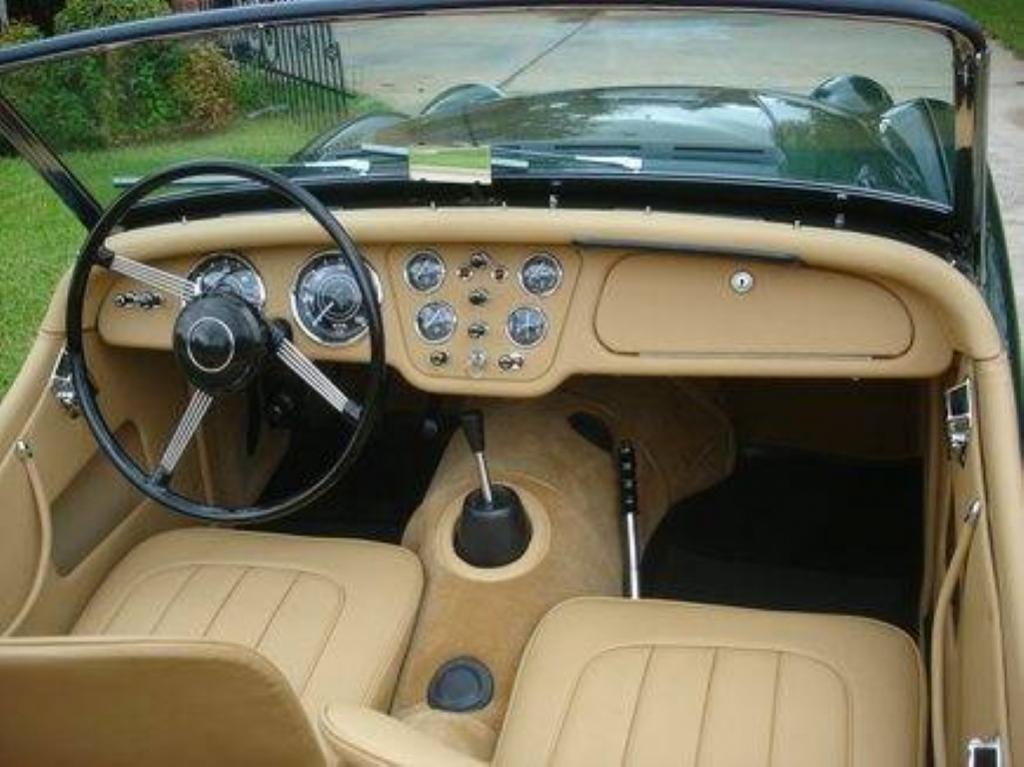 TRIUMPH TR2 BRETAGNE ROADSTER