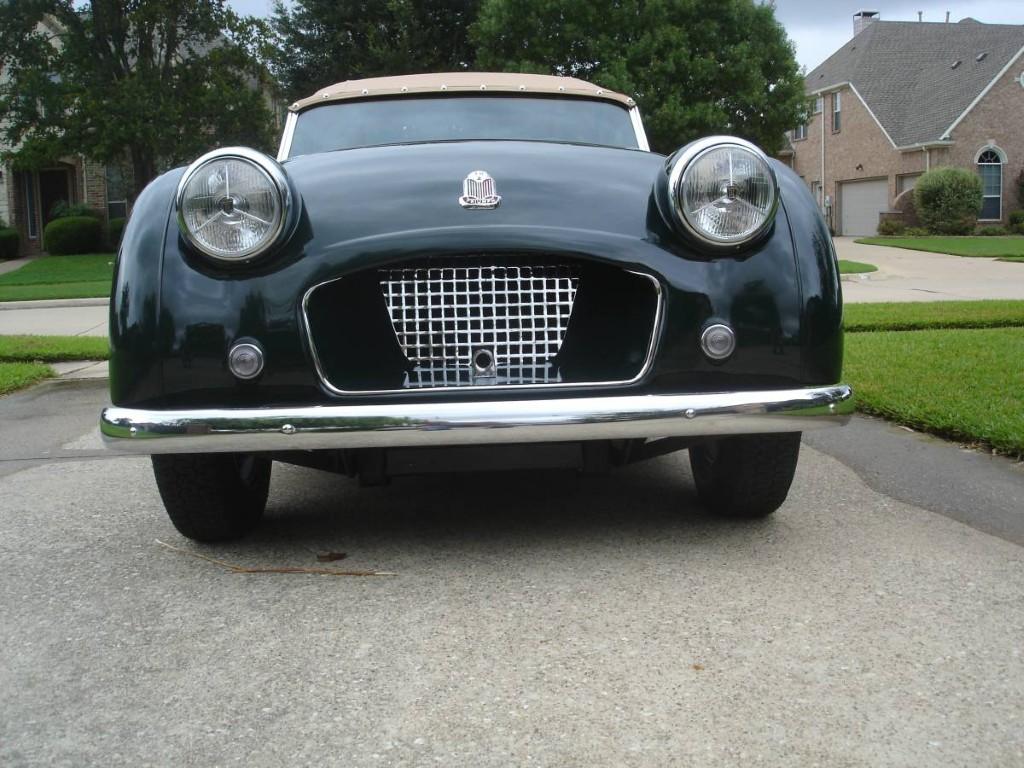 TRIUMPH TR2 BRETAGNE ROADSTER