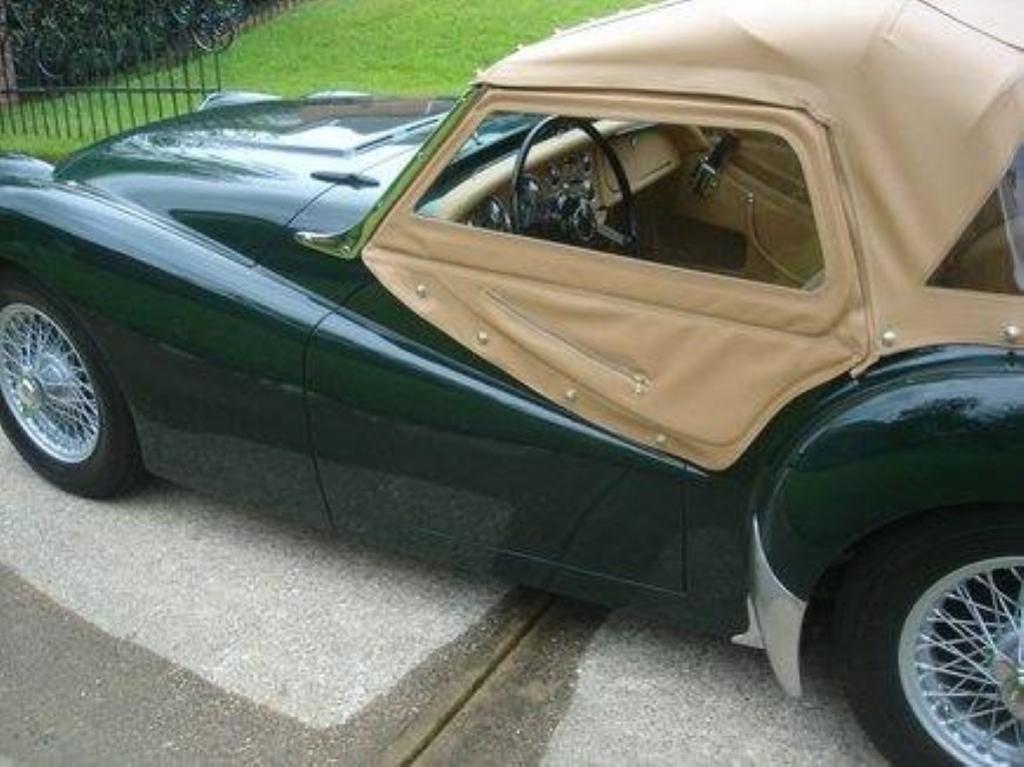 TRIUMPH TR2 BRETAGNE ROADSTER