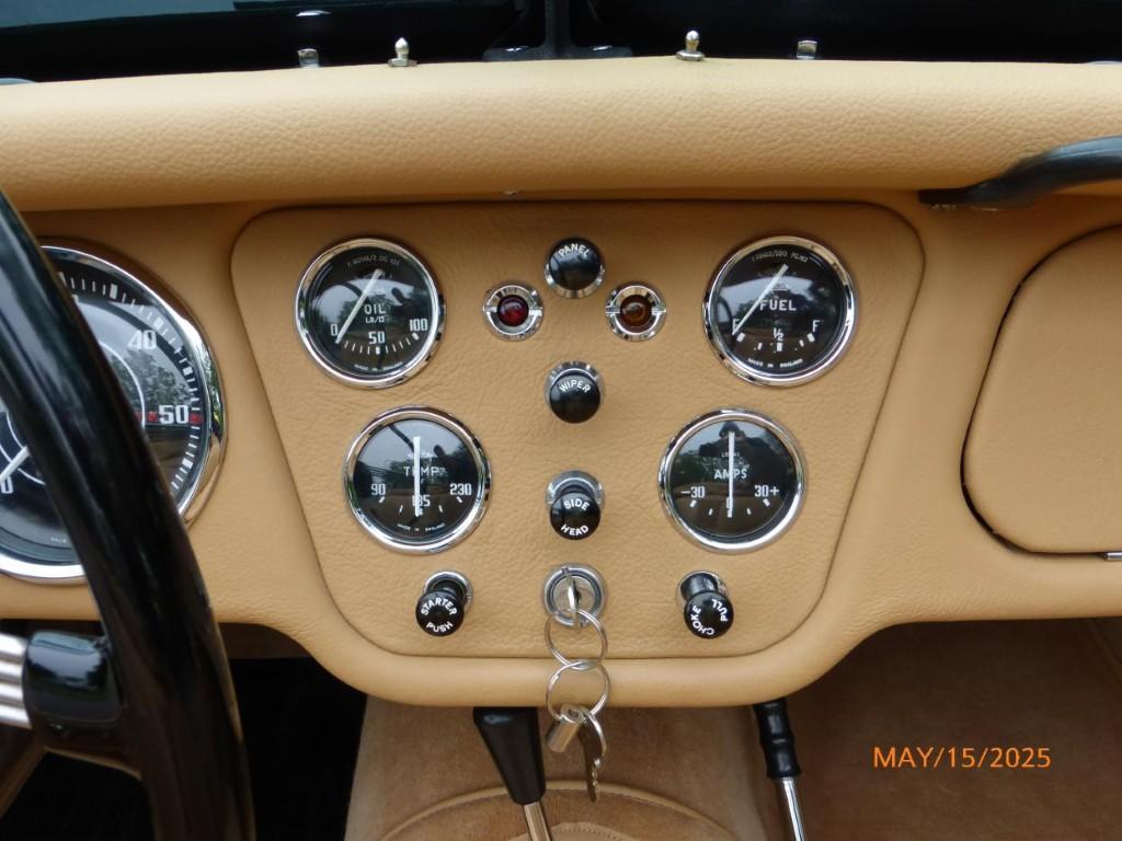 TRIUMPH TR2 BRETAGNE ROADSTER