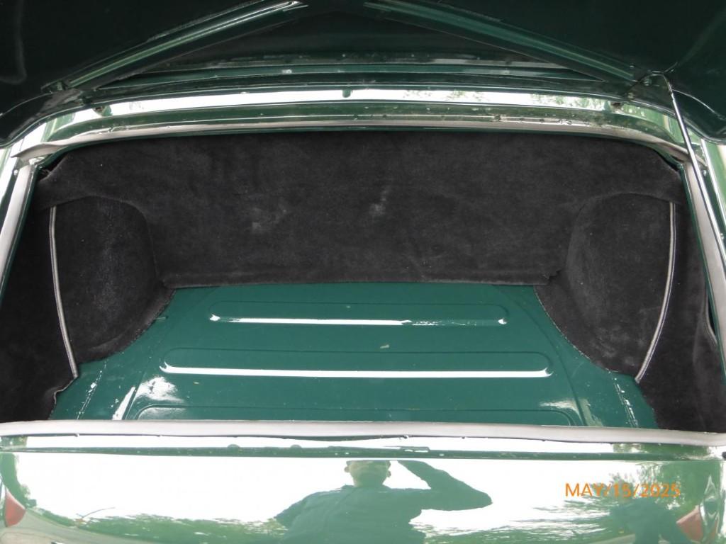 TRIUMPH TR2 BRETAGNE ROADSTER