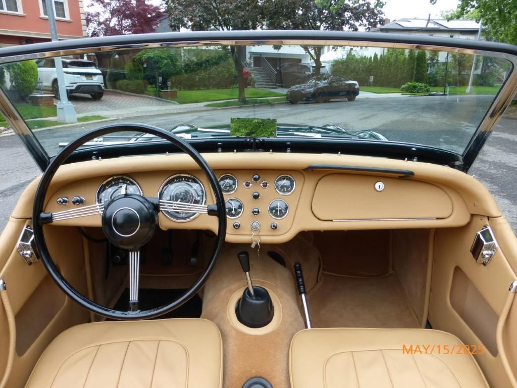 TRIUMPH TR2 BRETAGNE ROADSTER