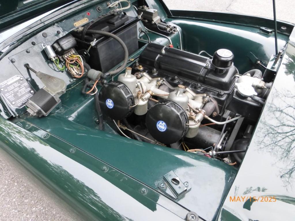 TRIUMPH TR2 BRETAGNE ROADSTER