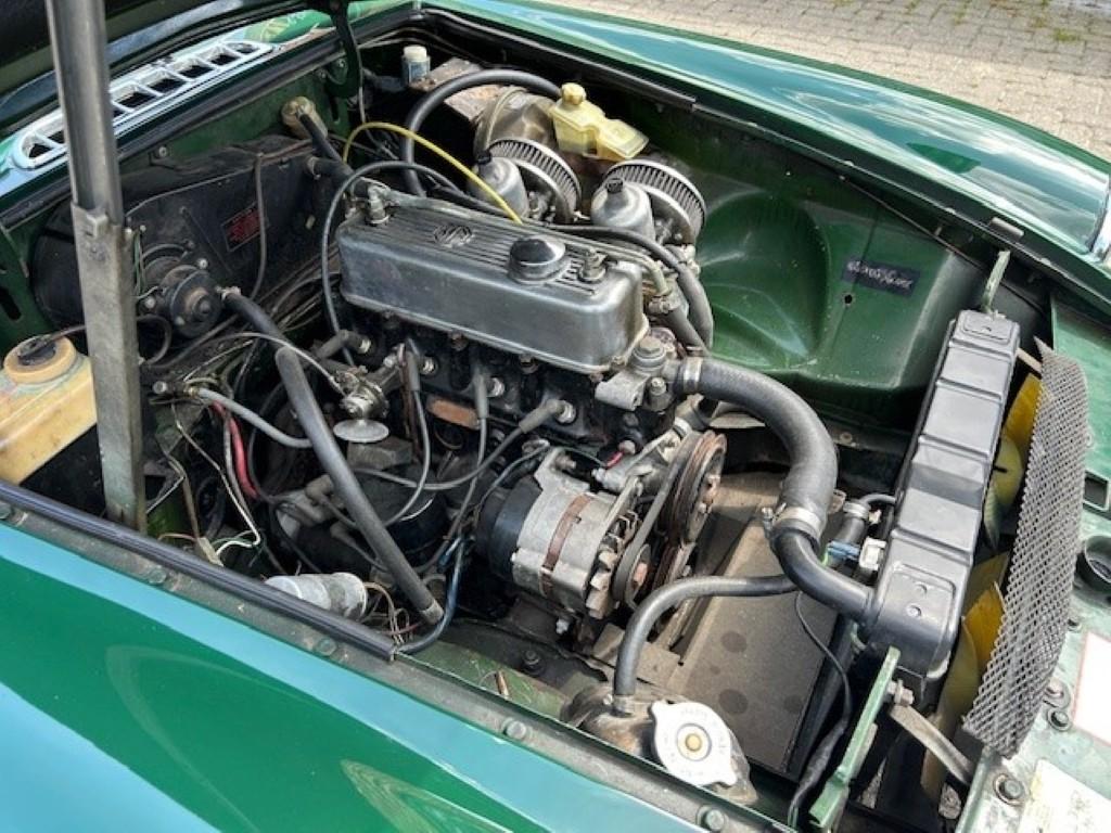 MGB CABRIOLET VERTE BRETAGNE ROADSTER