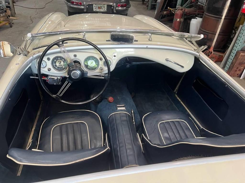 AUSTIN HEALEY 100/4 BRETAGNE ROADSTER