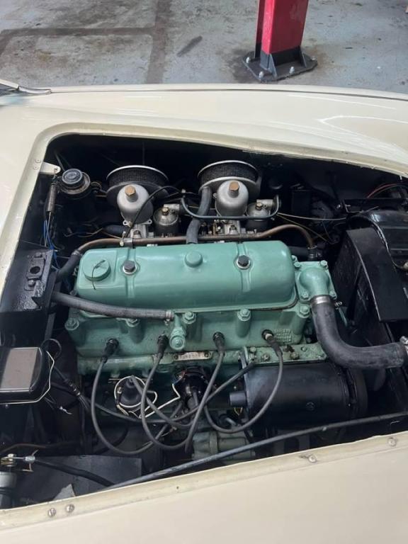 AUSTIN HEALEY 100/4 BRETAGNE ROADSTER