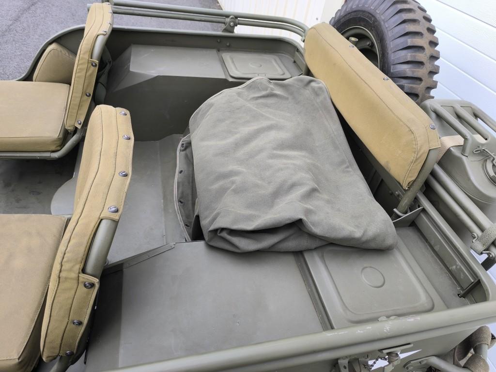 JEEP GPW FORD 1943 BRETAGNE ROADSTER