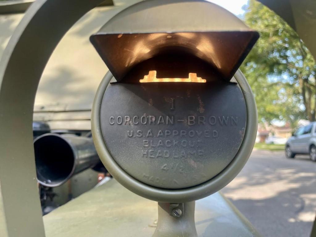 JEEP GPW FORD 1943 BRETAGNE ROADSTER