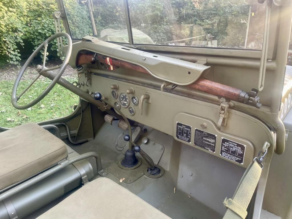 JEEP GPW FORD 1943 BRETAGNE ROADSTER