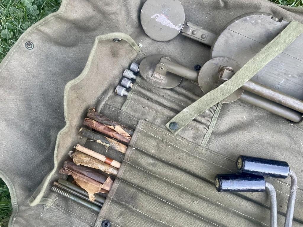 JEEP GPW FORD 1943 BRETAGNE ROADSTER