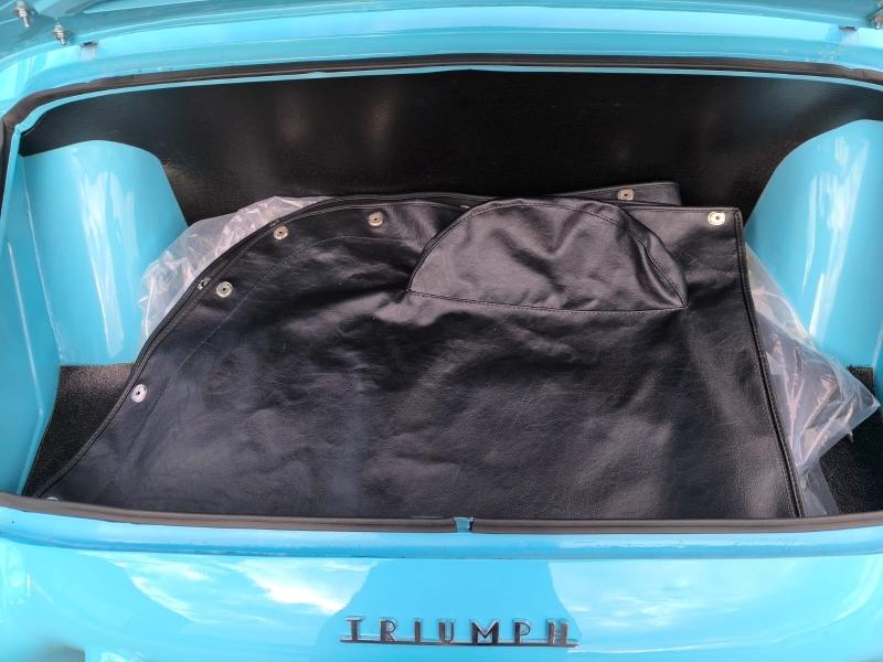 TR3 A BRETAGNE ROADSTER ICE BLUE