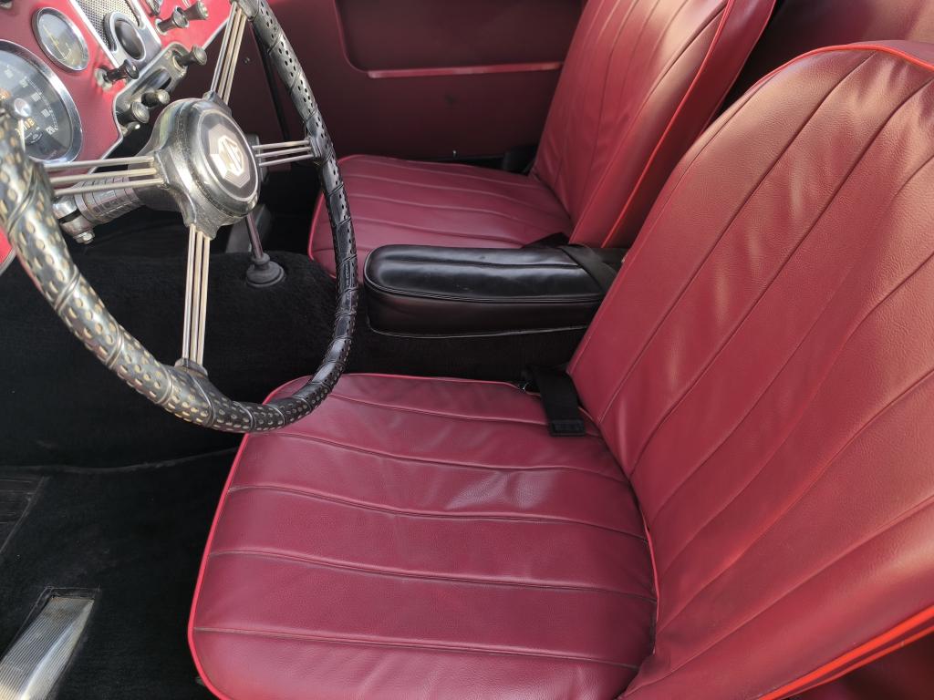 MGA MKII GRISE VOITURE DE COLLECTION