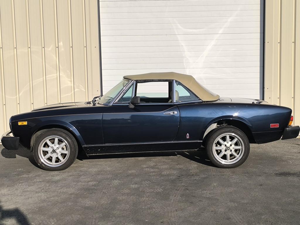 FIAT 124 spider bretagne roadster