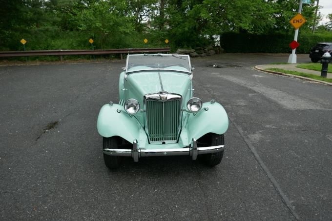 MG TD VERT BREATGNE ROADSTER