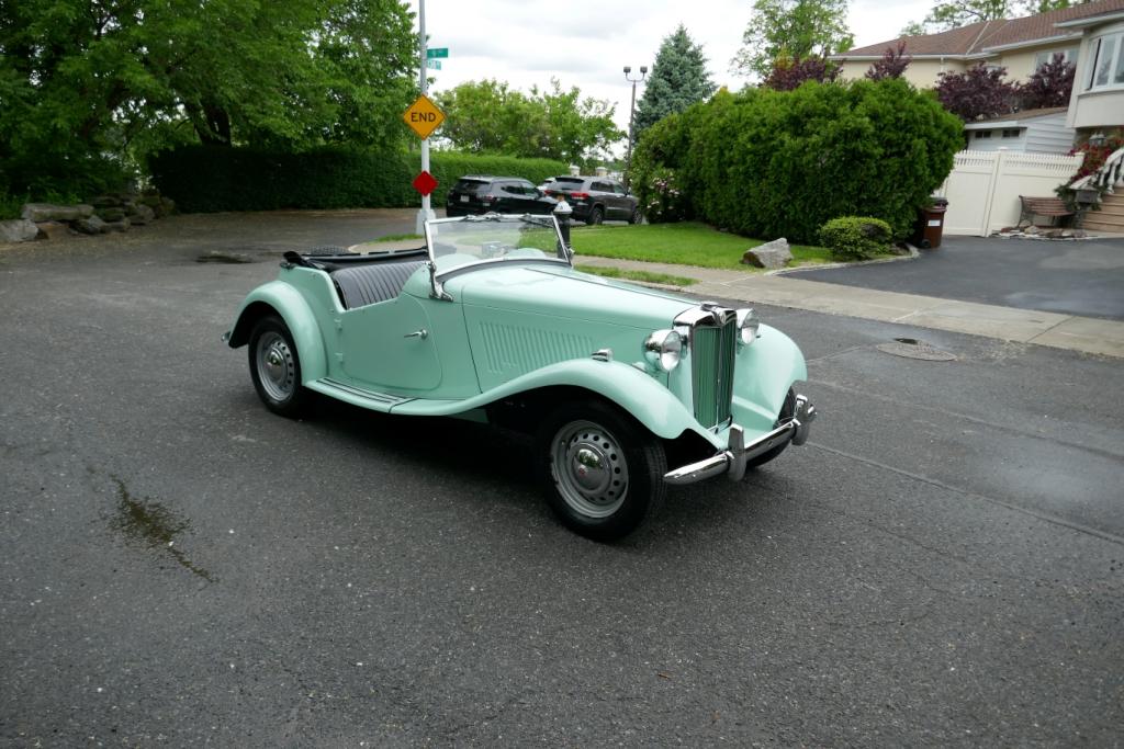 MG TD VERT BREATGNE ROADSTER
