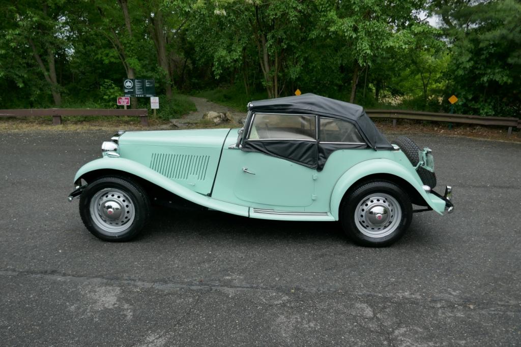 MG TD VERT BRETAGNE ROADSTER