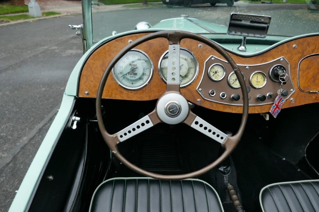 MG TD VERT BRETAGNE ROADSTER